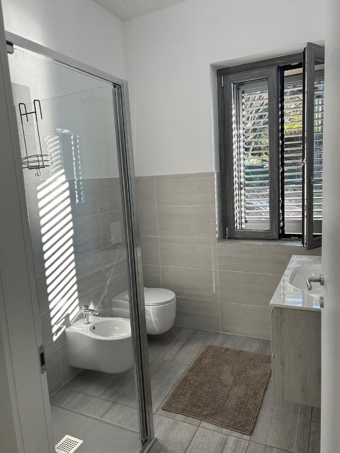 Ferienwohnung Le Camelie Del Lario Grandate Exterior foto
